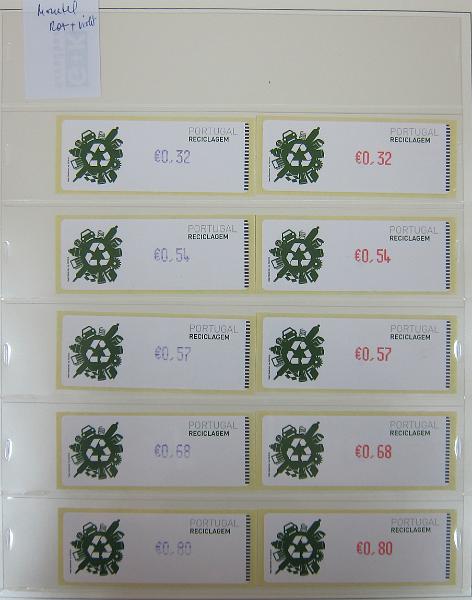 0265 (323).jpg -     Lote:    265      Colecção Especializada - Etiquetas      Lotes Especiais       Descrição:      1981/2010 &mdash; Etiquetas.   Coleção composta por 12 álbuns com etiquetas desde percursoras e Framas até 2010, com provas, erros, FDC's, etiquetas novas e usadas, sobrescritos circulados, variedades de impressão e papéis. Importante estudo. Lote a ver.        Lote ETQ       Valor Base:     &euro; 3000,00     Valor Venda:     &euro;      